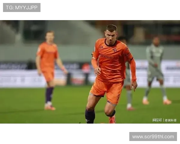 沙尔克签下39岁前锋哲科达成协议